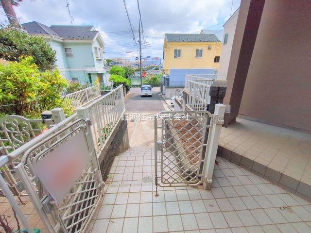 G00382866 神奈川県大和市下鶴間 中古一戸建て 3180万円 土地面積146.37m² (約44.27坪) 建物面積94.36m² (約28.54坪) 間取り４ＬＤＫ 築年月1995年02月(築30年)【外観5】