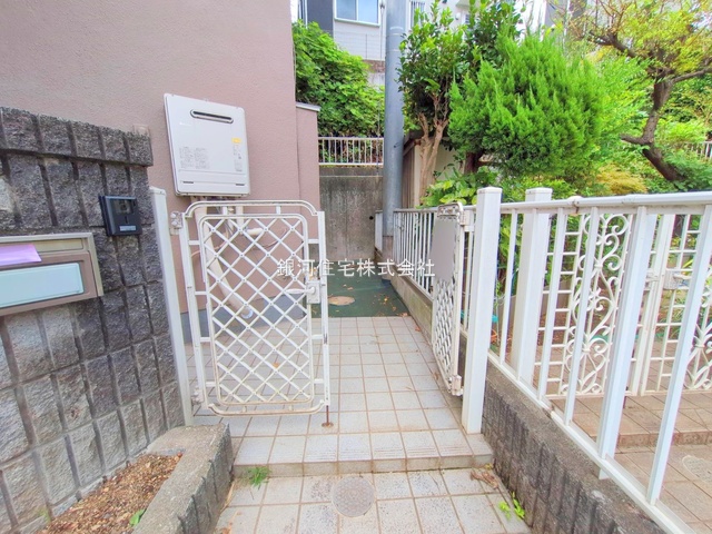 G00382866 神奈川県大和市下鶴間 中古一戸建て 3180万円 土地面積146.37m² (約44.27坪) 建物面積94.36m² (約28.54坪) 間取り４ＬＤＫ 築年月1995年02月(築30年)【外観6】