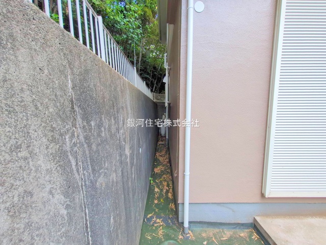 G00382866 神奈川県大和市下鶴間 中古一戸建て 3180万円 土地面積146.37m² (約44.27坪) 建物面積94.36m² (約28.54坪) 間取り４ＬＤＫ 築年月1995年02月(築30年)【外観10】