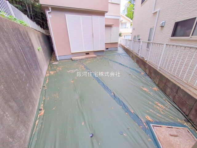 G00382866 神奈川県大和市下鶴間 中古一戸建て 3180万円 土地面積146.37m² (約44.27坪) 建物面積94.36m² (約28.54坪) 間取り４ＬＤＫ 築年月1995年02月(築30年)【外観17】