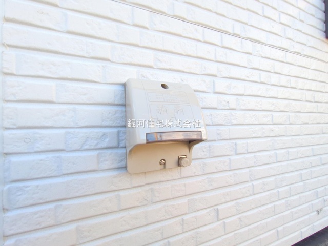 G00383031 東京都小平市学園西町２丁目 新築一戸建て 5780万円 土地面積110.65m² (約33.47坪) 建物面積88.12m² (約26.65坪) 間取り３ＬＤＫ 築年月2025年12月(築１年以内)【外観6】