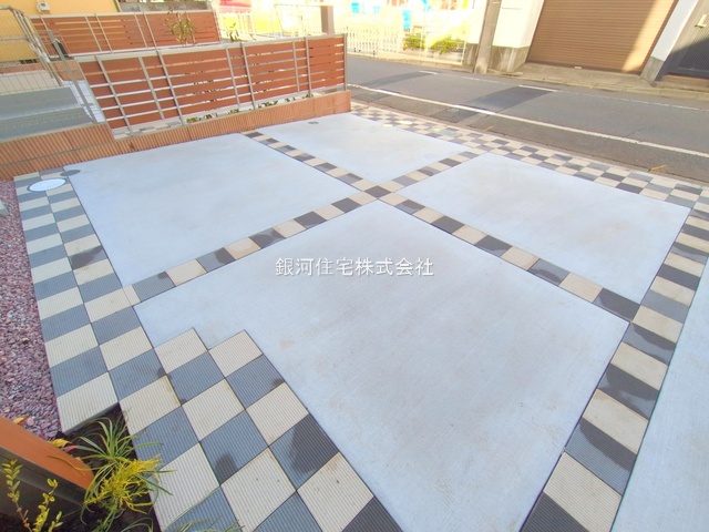 G00383031 東京都小平市学園西町２丁目 新築一戸建て 5780万円 土地面積110.65m² (約33.47坪) 建物面積88.12m² (約26.65坪) 間取り３ＬＤＫ 築年月2025年12月(築１年以内)【外観7】