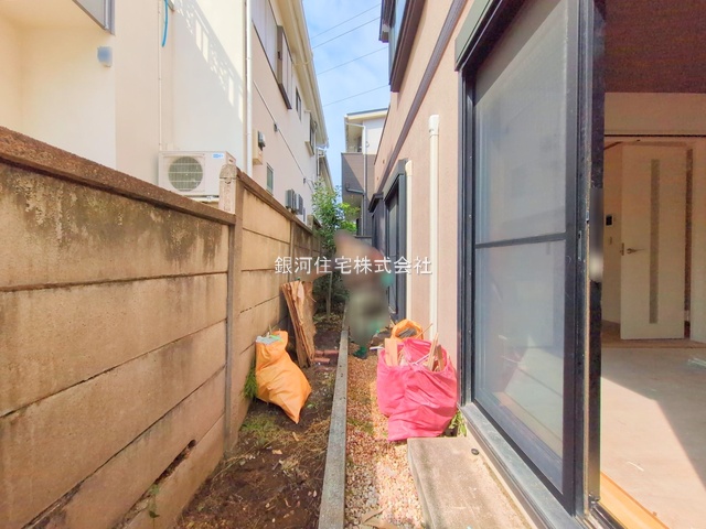 G00383200 東京都練馬区南大泉４丁目 中古一戸建て 5599万円 土地面積100.75m² (約30.47坪) 建物面積90.66m² (約27.42坪) 間取り４ＬＤＫ 築年月2003年06月(築22年)【外観4】