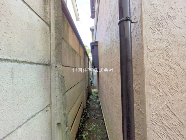 G00383200 東京都練馬区南大泉４丁目 中古一戸建て 5599万円 土地面積100.75m² (約30.47坪) 建物面積90.66m² (約27.42坪) 間取り４ＬＤＫ 築年月2003年06月(築22年)【外観5】