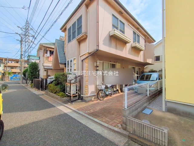 G00383200 東京都練馬区南大泉４丁目 中古一戸建て 5599万円 土地面積100.75m² (約30.47坪) 建物面積90.66m² (約27.42坪) 間取り４ＬＤＫ 築年月2003年06月(築22年)【外観11】