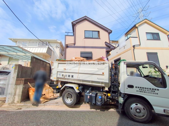 G00383200 東京都練馬区南大泉４丁目 中古一戸建て 5599万円 土地面積100.75m² (約30.47坪) 建物面積90.66m² (約27.42坪) 間取り４ＬＤＫ 築年月2003年06月(築22年)【外観14】
