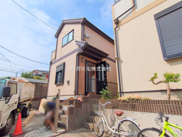 G00383200 東京都練馬区南大泉４丁目 中古一戸建て 5599万円 土地面積100.75m² (約30.47坪) 建物面積90.66m² (約27.42坪) 間取り４ＬＤＫ 築年月2003年06月(築22年)【外観16】