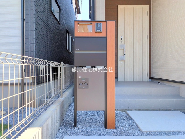 G00383261 埼玉県北本市西高尾２丁目 新築一戸建て 3898万円 土地面積146.63m² (約44.35坪) 建物面積105.82m² (約32.01坪) 間取り４ＬＤＫ 築年月2025年09月(築１年以内)【外観4】