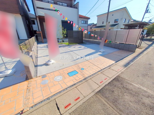 G00383261 埼玉県北本市西高尾２丁目 新築一戸建て 3898万円 土地面積146.63m² (約44.35坪) 建物面積105.82m² (約32.01坪) 間取り４ＬＤＫ 築年月2025年09月(築１年以内)【外観11】