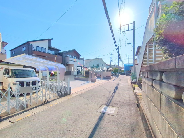 G00383261 埼玉県北本市西高尾２丁目 新築一戸建て 3898万円 土地面積146.63m² (約44.35坪) 建物面積105.82m² (約32.01坪) 間取り４ＬＤＫ 築年月2025年09月(築１年以内)【外観17】