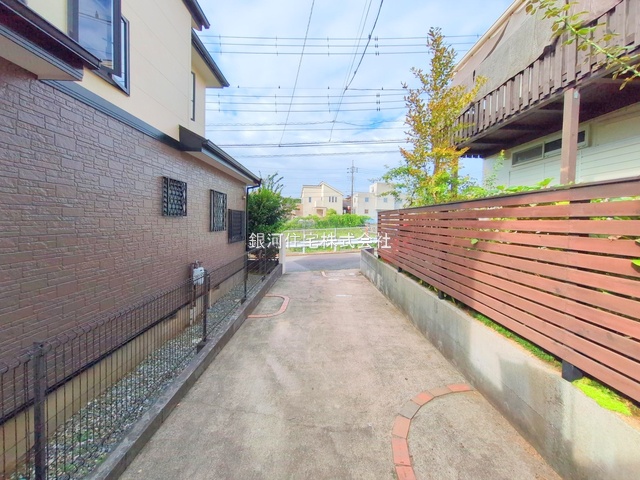 G00383439 千葉県千葉市緑区おゆみ野南２丁目 中古一戸建て 3529万円 土地面積174.40m² (約52.75坪) 建物面積161.60m² (約48.88坪) 築年月2001年06月(築24年)【外観5】