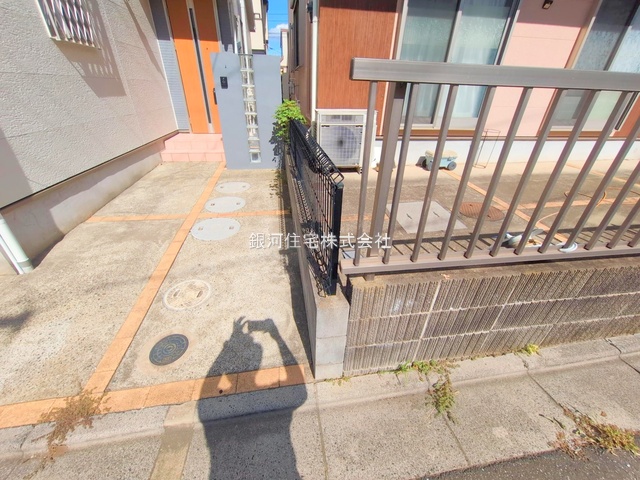 G00383440 千葉県船橋市旭町１丁目 中古一戸建て 3429万円 土地面積100.50m² (約30.40坪) 建物面積95.85m² (約28.99坪) 間取り４ＬＤＫ 築年月2007年07月(築18年)【外観7】