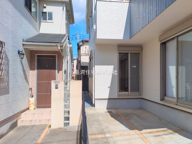 G00383440 千葉県船橋市旭町１丁目 中古一戸建て 3429万円 土地面積100.50m² (約30.40坪) 建物面積95.85m² (約28.99坪) 間取り４ＬＤＫ 築年月2007年07月(築18年)【外観11】