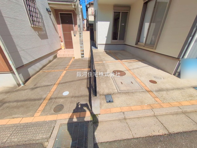 G00383440 千葉県船橋市旭町１丁目 中古一戸建て 3429万円 土地面積100.50m² (約30.40坪) 建物面積95.85m² (約28.99坪) 間取り４ＬＤＫ 築年月2007年07月(築18年)【外観12】