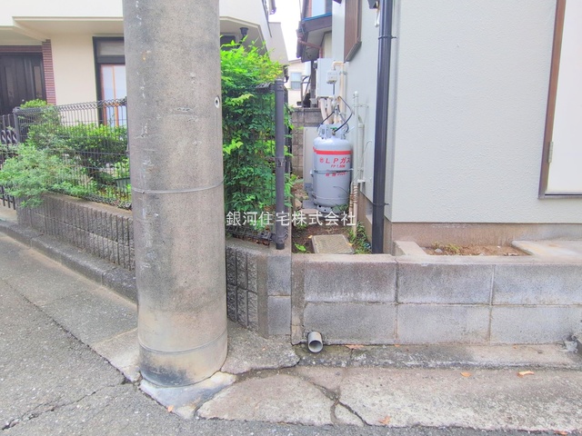 G00383619 埼玉県所沢市若狭４丁目 中古一戸建て 1390万円 土地面積49.20m² (約14.88坪) 建物面積69.95m² (約21.15坪) 間取り３Ｋ 築年月1995年02月(築30年)【外観7】