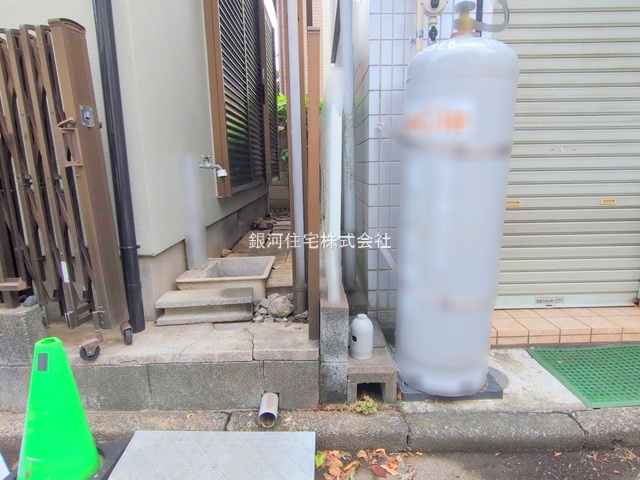 G00383619 埼玉県所沢市若狭４丁目 中古一戸建て 1390万円 土地面積49.20m² (約14.88坪) 建物面積69.95m² (約21.15坪) 間取り３Ｋ 築年月1995年02月(築30年)【外観8】