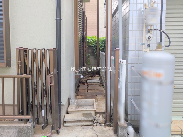 G00383619 埼玉県所沢市若狭４丁目 中古一戸建て 1390万円 土地面積49.20m² (約14.88坪) 建物面積69.95m² (約21.15坪) 間取り３Ｋ 築年月1995年02月(築30年)【外観13】