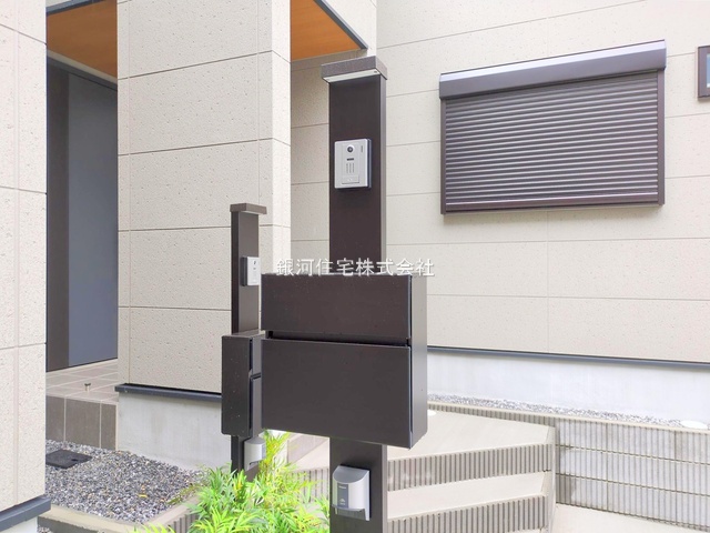 G00383693 千葉県市川市新井２丁目 新築一戸建て 5280万円 土地面積82.58m² (約24.98坪) 建物面積88.59m² (約26.79坪) 築年月2025年09月(築１年以内)【外観7】