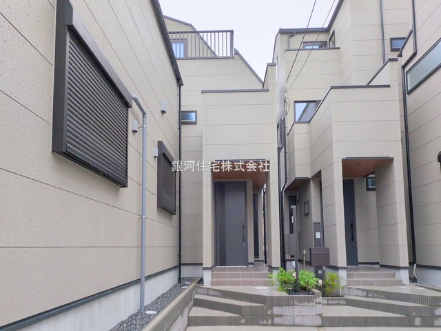 G00383693 千葉県市川市新井２丁目 新築一戸建て 5280万円 土地面積82.58m² (約24.98坪) 建物面積88.59m² (約26.79坪) 築年月2025年09月(築１年以内)【外観9】