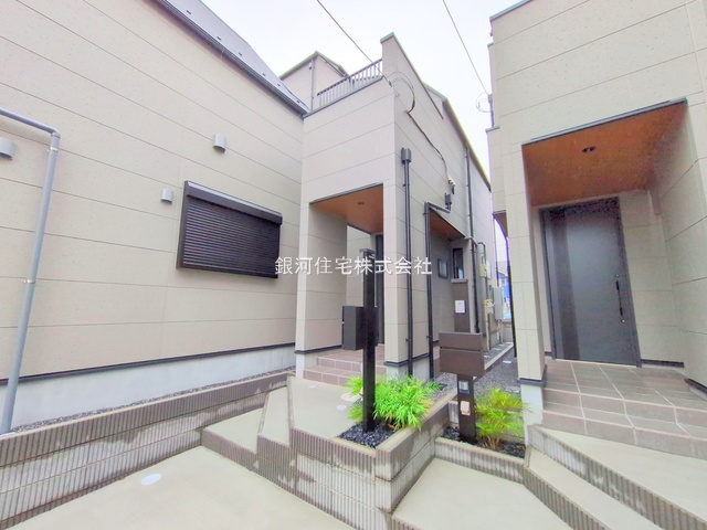 G00383693 千葉県市川市新井２丁目 新築一戸建て 5280万円 土地面積82.58m² (約24.98坪) 建物面積88.59m² (約26.79坪) 築年月2025年09月(築１年以内)【外観14】