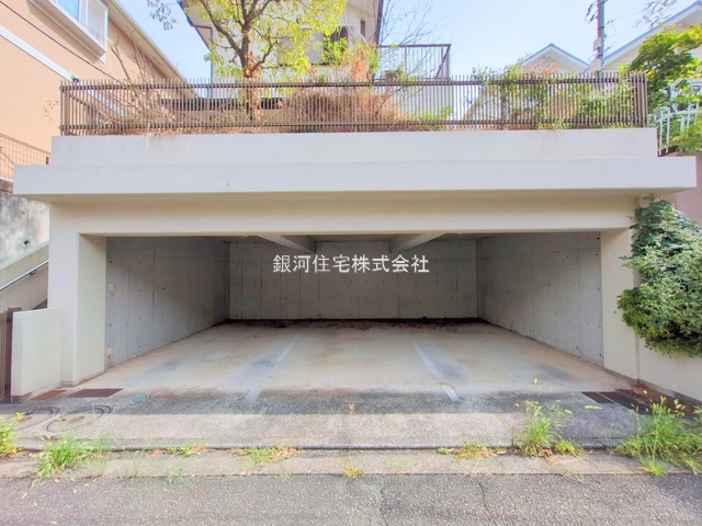 G00383734 神奈川県横浜市青葉区荏子田２丁目 中古一戸建て 6980万円 土地面積245.00m² (約74.11坪) 建物面積146.95m² (約44.45坪) 間取り６ＳＬＤＫ 築年月1993年06月(築32年)【外観13】