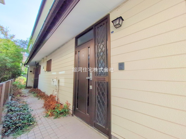 G00383734 神奈川県横浜市青葉区荏子田２丁目 中古一戸建て 6980万円 土地面積245.00m² (約74.11坪) 建物面積146.95m² (約44.45坪) 間取り６ＳＬＤＫ 築年月1993年06月(築32年)【外観16】