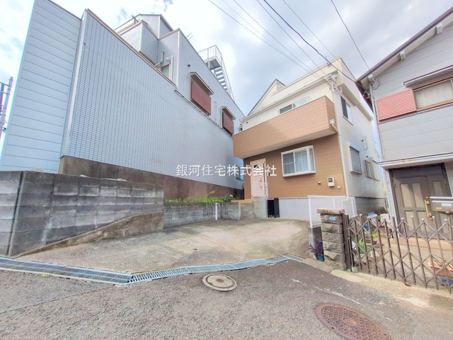 G00383783 神奈川県横浜市港南区上永谷３丁目 中古一戸建て 4090万円 土地面積109.65m² (約33.16坪) 建物面積97.71m² (約29.55坪) 間取り４ＬＤＫ 築年月2005年05月(築20年)【外観4】