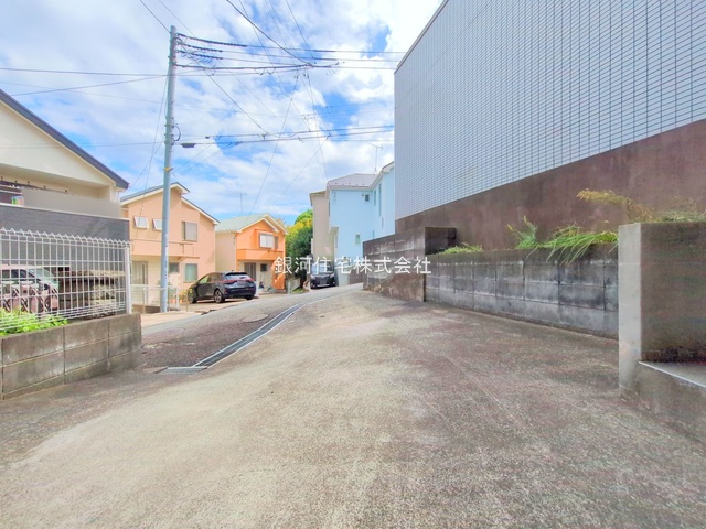 G00383783 神奈川県横浜市港南区上永谷３丁目 中古一戸建て 4090万円 土地面積109.65m² (約33.16坪) 建物面積97.71m² (約29.55坪) 間取り４ＬＤＫ 築年月2005年05月(築20年)【外観5】