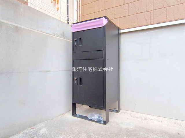 G00383783 神奈川県横浜市港南区上永谷３丁目 中古一戸建て 4090万円 土地面積109.65m² (約33.16坪) 建物面積97.71m² (約29.55坪) 間取り４ＬＤＫ 築年月2005年05月(築20年)【外観8】