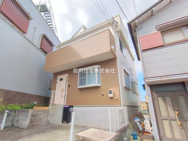 G00383783 神奈川県横浜市港南区上永谷３丁目 中古一戸建て 4090万円 土地面積109.65m² (約33.16坪) 建物面積97.71m² (約29.55坪) 間取り４ＬＤＫ 築年月2005年05月(築20年)【外観15】