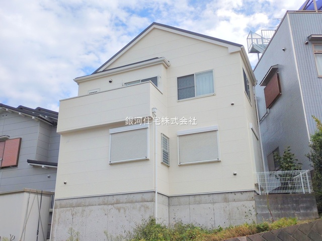 G00383783 神奈川県横浜市港南区上永谷３丁目 中古一戸建て 4090万円 土地面積109.65m² (約33.16坪) 建物面積97.71m² (約29.55坪) 間取り４ＬＤＫ 築年月2005年05月(築20年)【外観17】