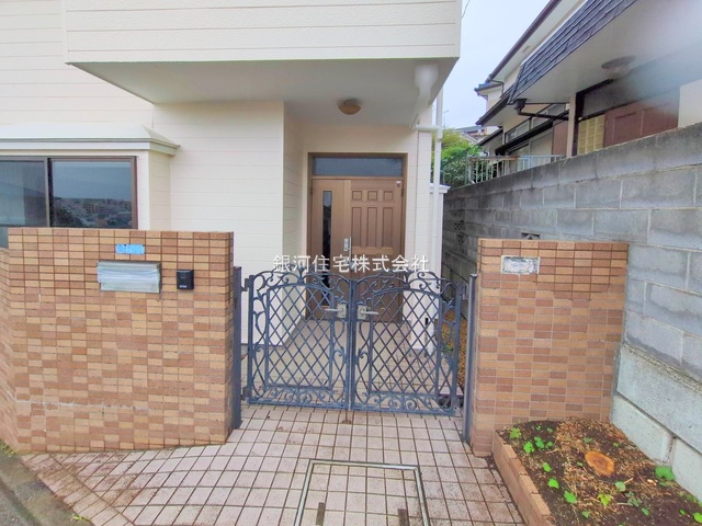 G00383804 神奈川県藤沢市大鋸３丁目 中古一戸建て 3980万円 土地面積114.85m² (約34.74坪) 建物面積107.93m² (約32.64坪) 間取り４ＬＤＫ 築年月1994年06月(築31年)【外観6】