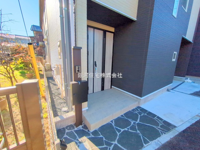 G00383969 千葉県市川市稲荷木３丁目 新築一戸建て 4298万円 土地面積63.44m² (約19.19坪) 建物面積110.12m² (約33.31坪) 築年月2025年09月(築１年以内)【外観6】