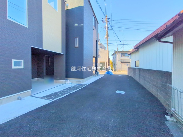 G00383969 千葉県市川市稲荷木３丁目 新築一戸建て 4298万円 土地面積63.44m² (約19.19坪) 建物面積110.12m² (約33.31坪) 築年月2025年09月(築１年以内)【外観8】