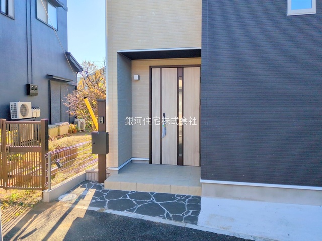 G00383969 千葉県市川市稲荷木３丁目 新築一戸建て 4298万円 土地面積63.44m² (約19.19坪) 建物面積110.12m² (約33.31坪) 築年月2025年09月(築１年以内)【外観10】