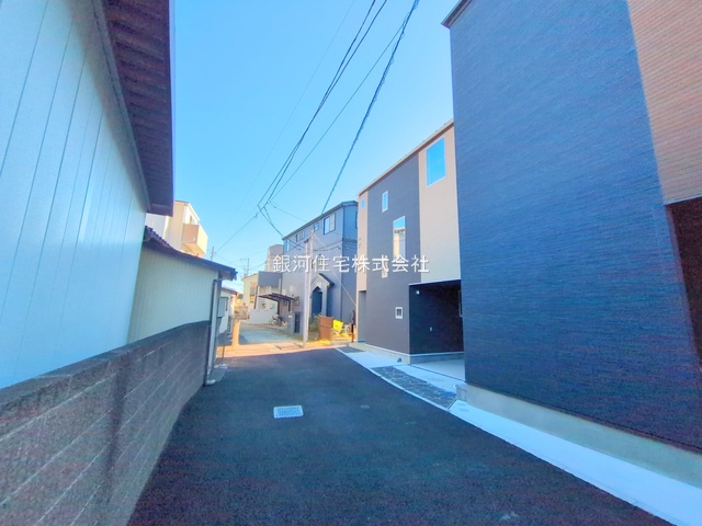 G00383969 千葉県市川市稲荷木３丁目 新築一戸建て 4298万円 土地面積63.44m² (約19.19坪) 建物面積110.12m² (約33.31坪) 築年月2025年09月(築１年以内)【外観13】