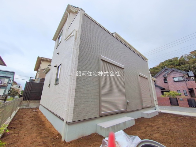 G00383972 千葉県市川市大野町１丁目 新築一戸建て 4490万円 土地面積150.72m² (約45.59坪) 建物面積103.09m² (約31.18坪) 間取り４ＬＤＫ 築年月2025年10月(築１年以内)【外観7】