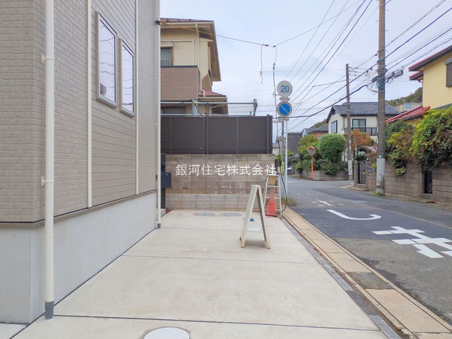 G00383972 千葉県市川市大野町１丁目 新築一戸建て 4490万円 土地面積150.72m² (約45.59坪) 建物面積103.09m² (約31.18坪) 間取り４ＬＤＫ 築年月2025年10月(築１年以内)【外観10】