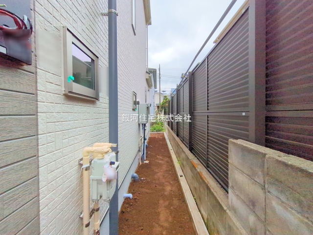 G00383972 千葉県市川市大野町１丁目 新築一戸建て 4490万円 土地面積150.72m² (約45.59坪) 建物面積103.09m² (約31.18坪) 間取り４ＬＤＫ 築年月2025年10月(築１年以内)【外観17】