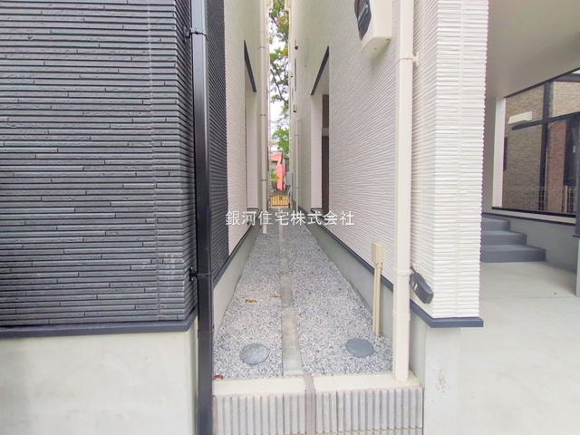 G00383984 神奈川県相模原市南区南台２丁目 新築一戸建て 3990万円 土地面積58.60m² (約17.72坪) 建物面積102.67m² (約31.05坪) 間取り２ＳＬＤＫ 築年月2025年10月(築１年以内)【外観6】