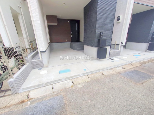 G00383984 神奈川県相模原市南区南台２丁目 新築一戸建て 3990万円 土地面積58.60m² (約17.72坪) 建物面積102.67m² (約31.05坪) 間取り２ＳＬＤＫ 築年月2025年10月(築１年以内)【外観10】