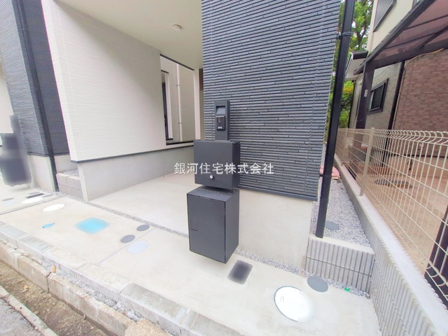 G00383985 神奈川県相模原市南区南台２丁目 新築一戸建て 4190万円 土地面積57.71m² (約17.45坪) 建物面積102.67m² (約31.05坪) 間取り２ＳＬＤＫ 築年月2025年10月(築１年以内)【外観5】