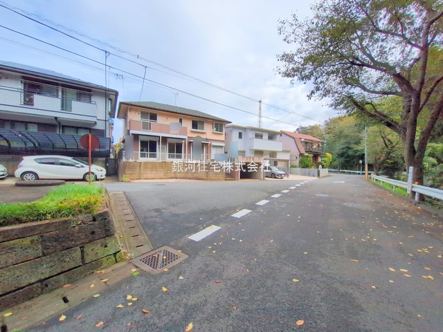 G00383986 千葉県千葉市若葉区若松台３丁目 中古一戸建て 2149万円 土地面積172.81m² (約52.27坪) 建物面積123.37m² (約37.31坪) 間取り４ＬＤＫ 築年月1991年08月(築34年)【外観3】