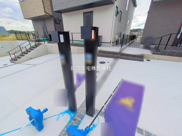 G00383999 東京都町田市真光寺２丁目 新築一戸建て 5880万円 土地面積152.79m² (約46.21坪) 建物面積107.02m² (約32.37坪) 間取り３ＬＤＫ 築年月2025年09月(築１年以内)【外観11】