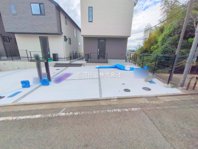 G00383999 東京都町田市真光寺２丁目 新築一戸建て 5880万円 土地面積152.79m² (約46.21坪) 建物面積107.02m² (約32.37坪) 間取り３ＬＤＫ 築年月2025年09月(築１年以内)【外観13】