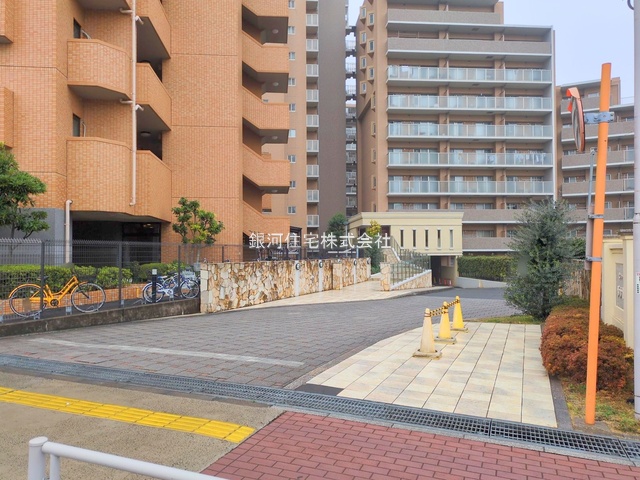 G00384036 東京都葛飾区四つ木４丁目 中古マンション 5180万円 専有面積75.01m² (約22.69坪) 間取り３ＬＤＫ 所在階2階 築年月2002年05月(築23年)【外観5】