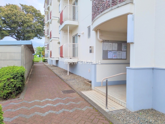 G00384038 神奈川県横浜市泉区和泉町 中古マンション 1299万円 専有面積72.55m² (約21.94坪) 間取り３ＬＤＫ 所在階4階 築年月1977年09月(築48年)【外観5】