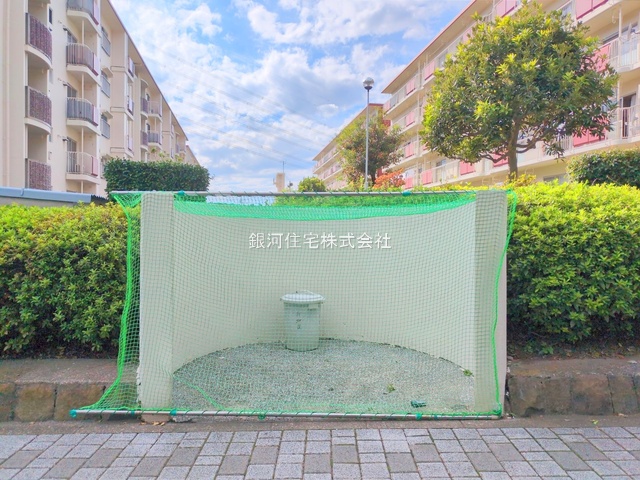 G00384038 神奈川県横浜市泉区和泉町 中古マンション 1299万円 専有面積72.55m² (約21.94坪) 間取り３ＬＤＫ 所在階4階 築年月1977年09月(築48年)【外観12】