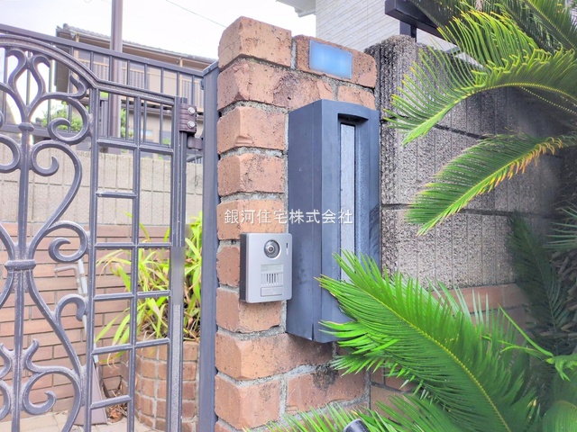 G00384047 神奈川県横浜市旭区上白根２丁目 中古一戸建て 3398万円 土地面積161.00m² (約48.70坪) 建物面積101.81m² (約30.79坪) 間取り３ＬＤＫ 築年月1999年04月(築26年)【外観8】