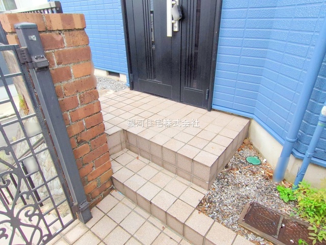 G00384047 神奈川県横浜市旭区上白根２丁目 中古一戸建て 3398万円 土地面積161.00m² (約48.70坪) 建物面積101.81m² (約30.79坪) 間取り３ＬＤＫ 築年月1999年04月(築26年)【外観10】